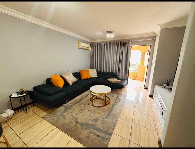 2 BEDROOM SECTIONAL TITLE FOR SALE IN NIEUW MUCKLENEUK